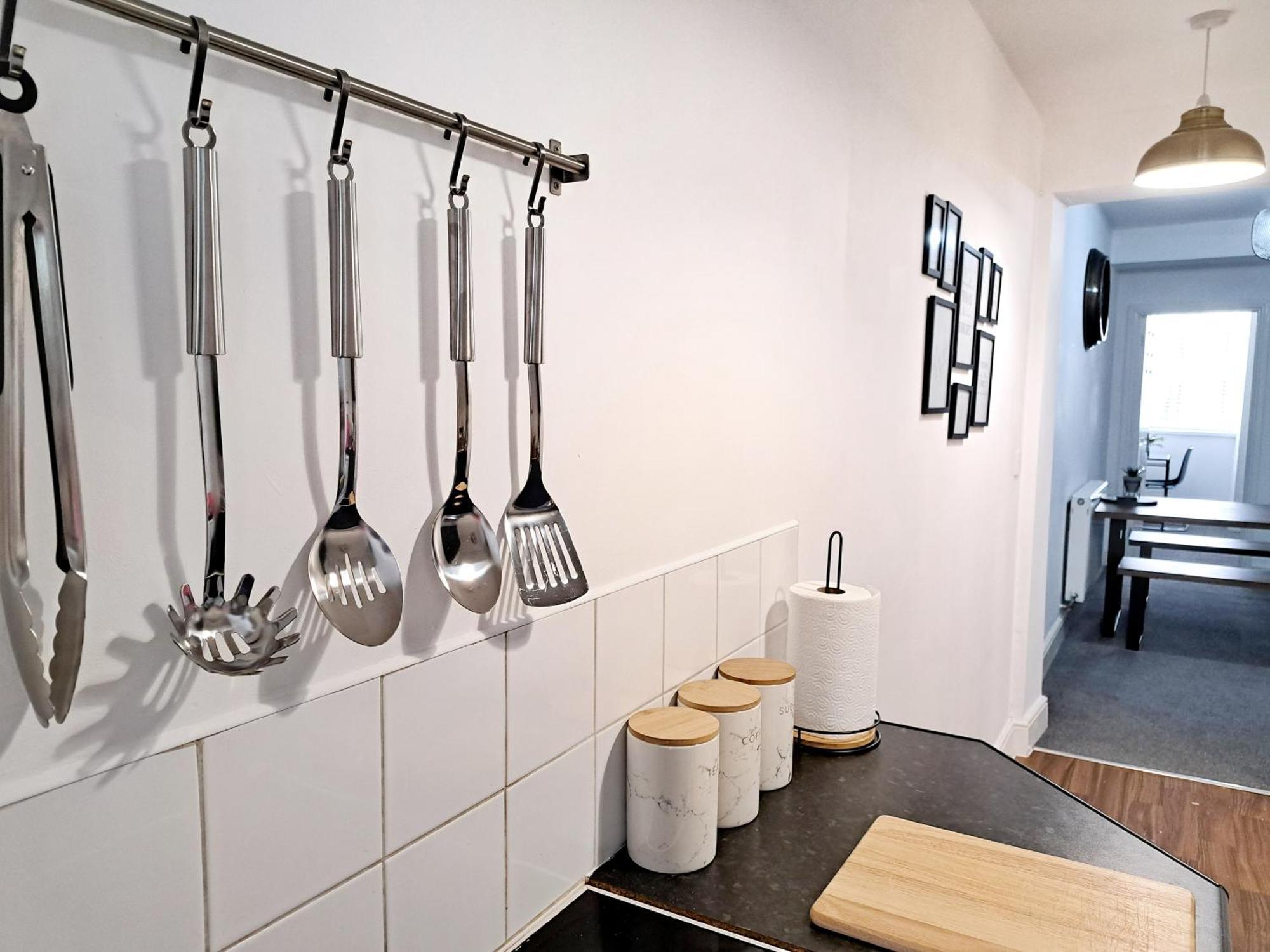 Stylish 2 Bed Apartment With Free Parking, Speed Wifi, Free Parking โคล์เชสเตอร์ ภายนอก รูปภาพ