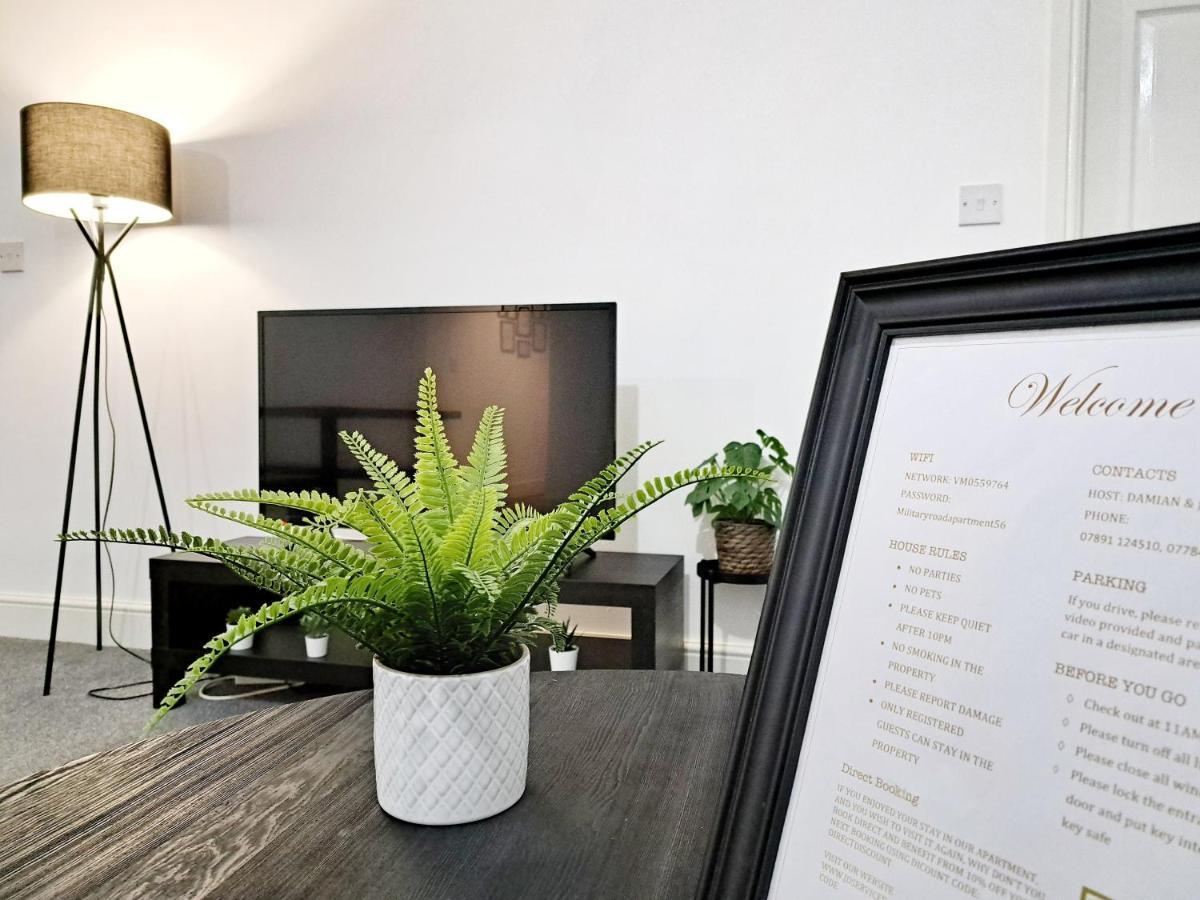 Stylish 2 Bed Apartment With Free Parking, Speed Wifi, Free Parking โคล์เชสเตอร์ ภายนอก รูปภาพ