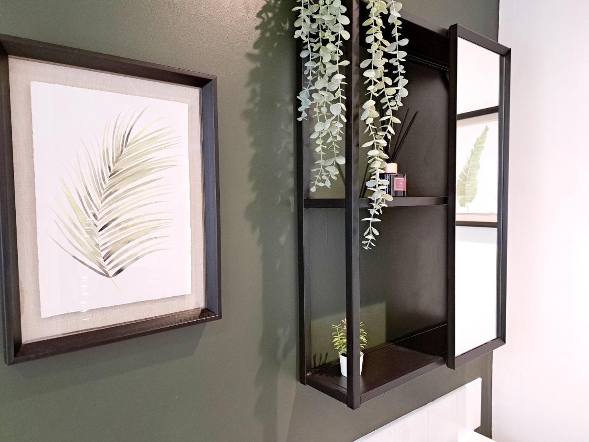 Stylish 2 Bed Apartment With Free Parking, Speed Wifi, Free Parking โคล์เชสเตอร์ ภายนอก รูปภาพ
